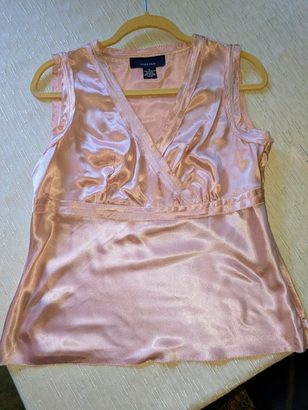 Jones Wear New York Pink Satin Sleeveless Top Size 10 - NWT